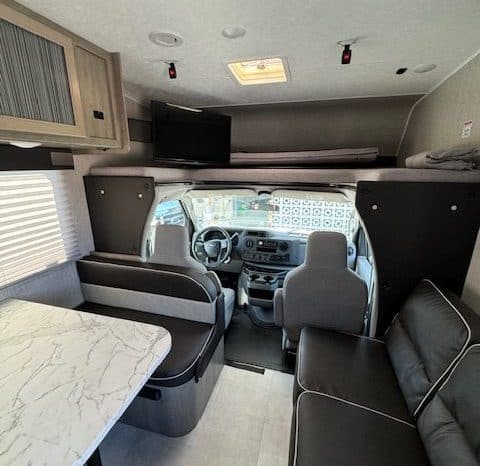 2022 Coachmen Freelander 27QB full