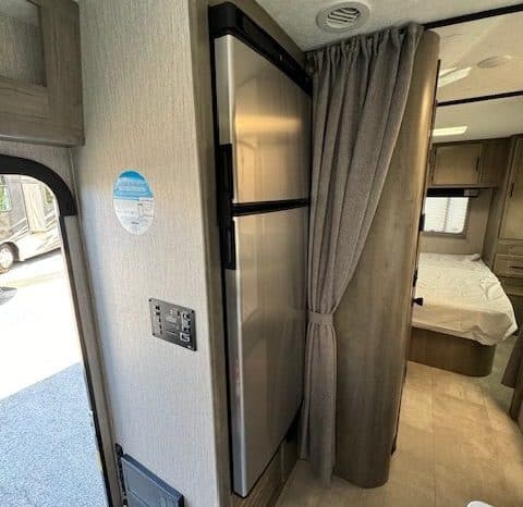 2022 Coachmen Freelander 27QB full