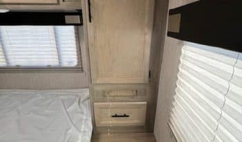 2022 Coachmen Freelander 27QB full