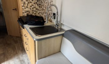 2017 Winnebago Fuse 23T full
