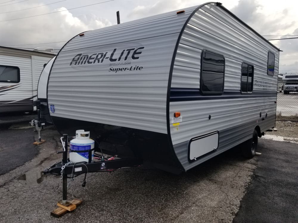 Ameri-Lite Super-Lite trailer in dealership lot.